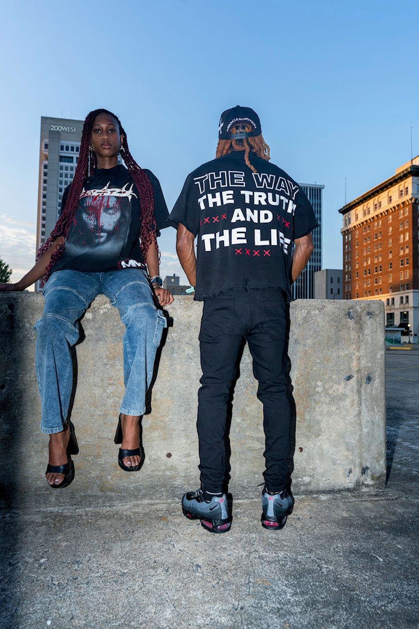 THE THORNS & TRUTH TEE
