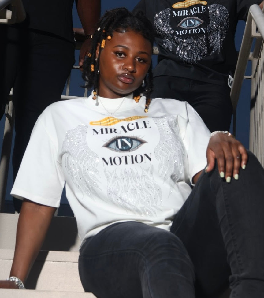 MIRACLE IN MOTION Signature Tee (White/Oversized)
