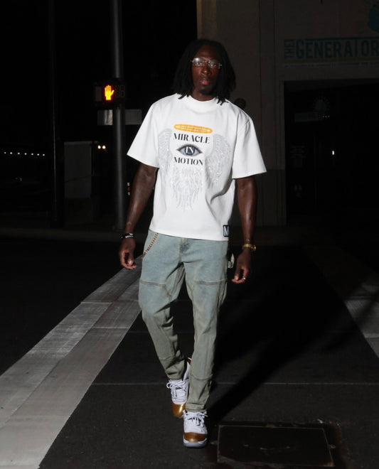 MIRACLE IN MOTION Signature Tee (White/Oversized)